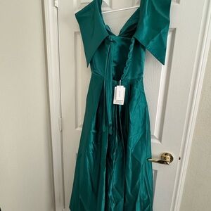 Emerald Green Satin Midi Dress with Statement Collar